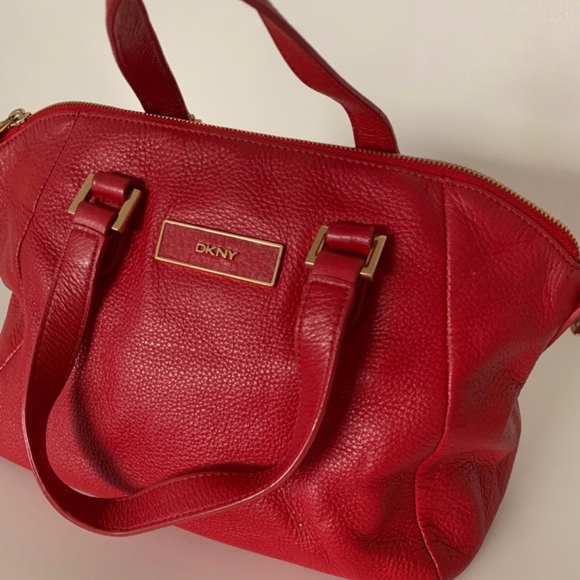 Vintage DKNY 100% leather red bag with strap - Picture 4 of 5